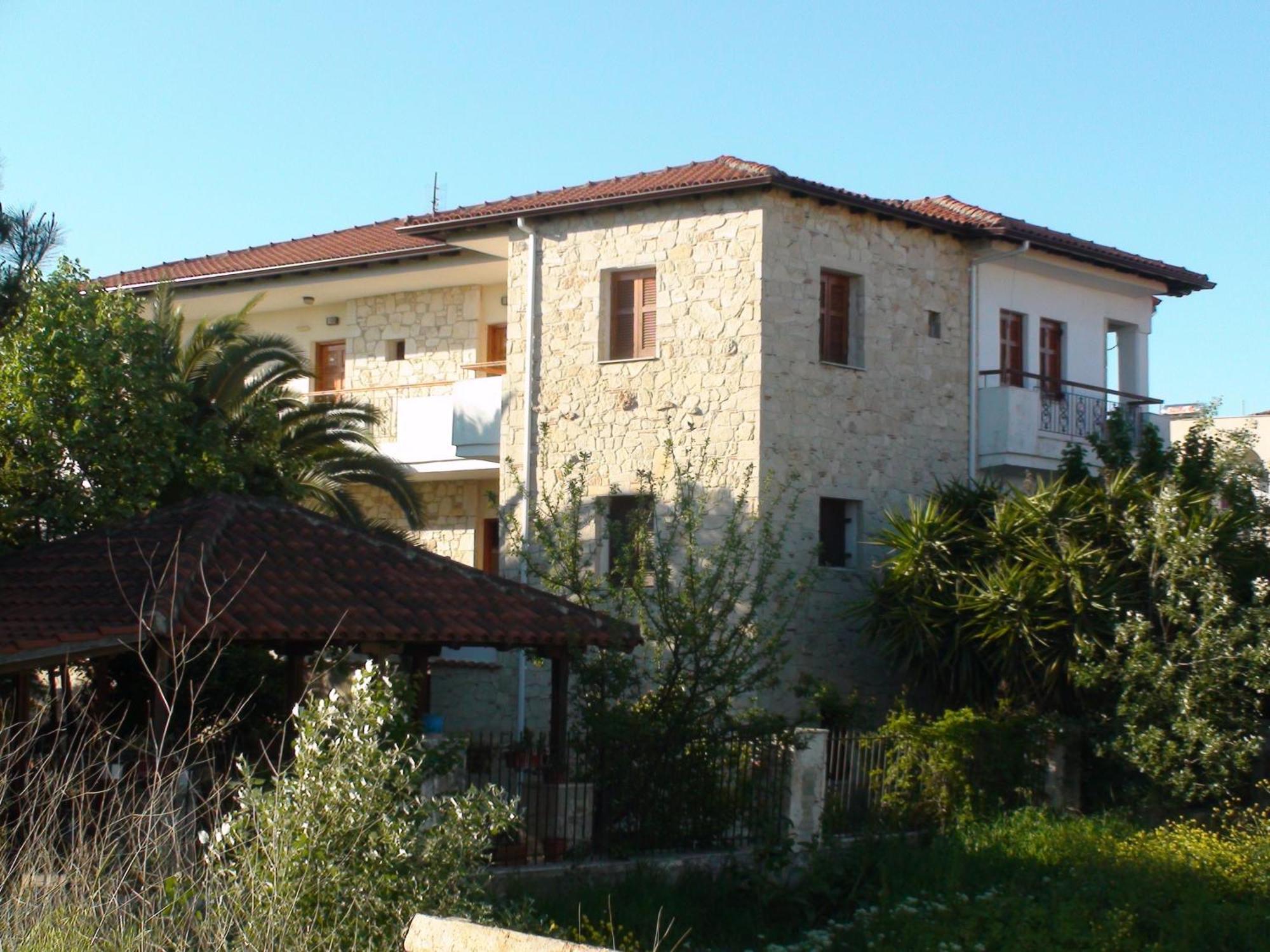 Venia Apartments Áfitos Extérieur photo